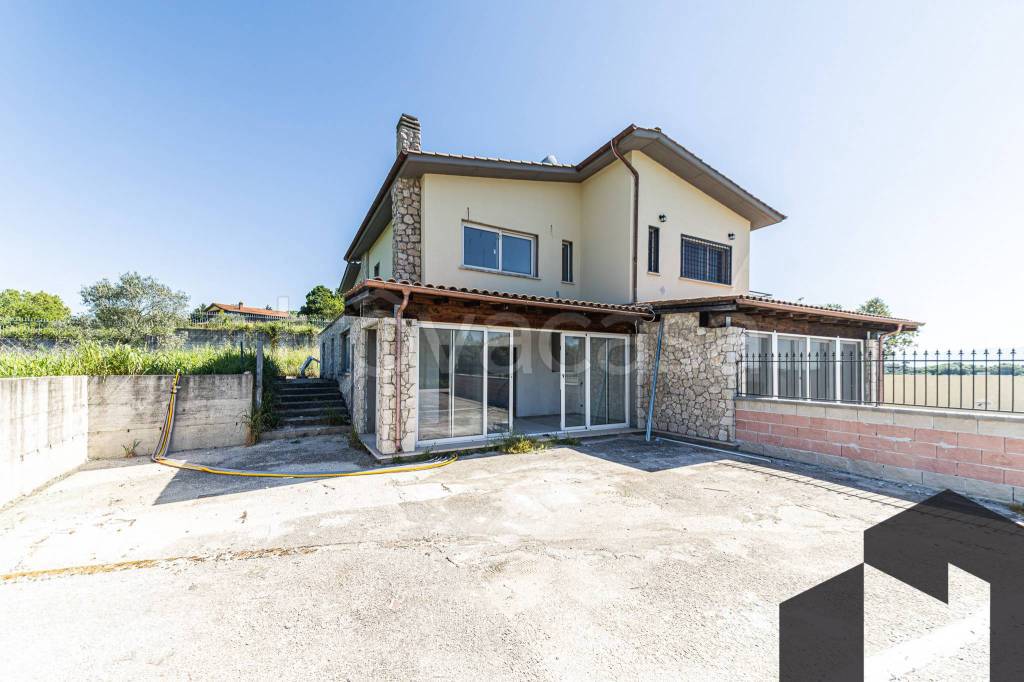 casa indipendente in vendita a Fiano Romano