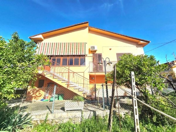 casa indipendente in vendita a Fiano Romano