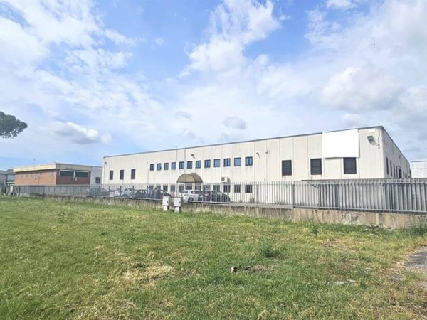 locale commerciale in vendita a Fiano Romano