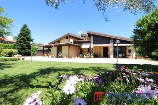 casa indipendente in vendita a Fiano Romano