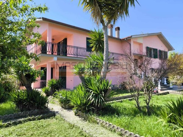 casa indipendente in vendita a Fiano Romano