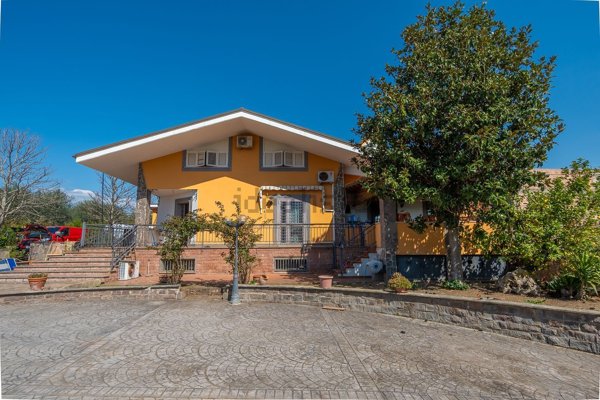 casa indipendente in vendita a Fiano Romano