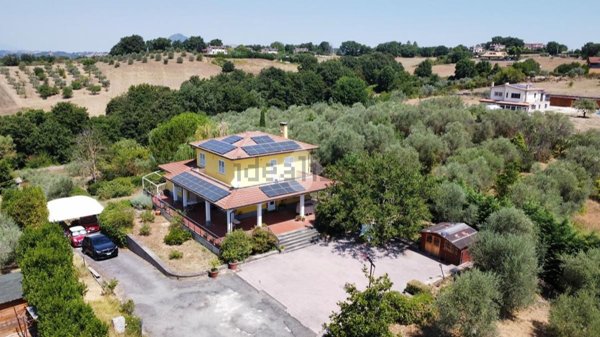 casa indipendente in vendita a Fiano Romano