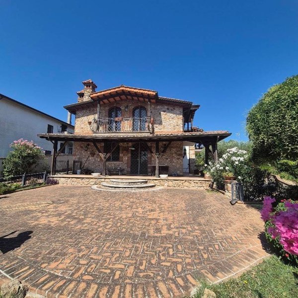 casa indipendente in vendita a Fiano Romano