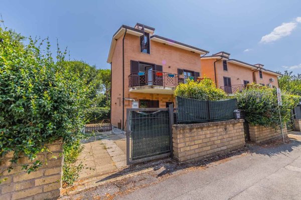 casa indipendente in vendita a Fiano Romano