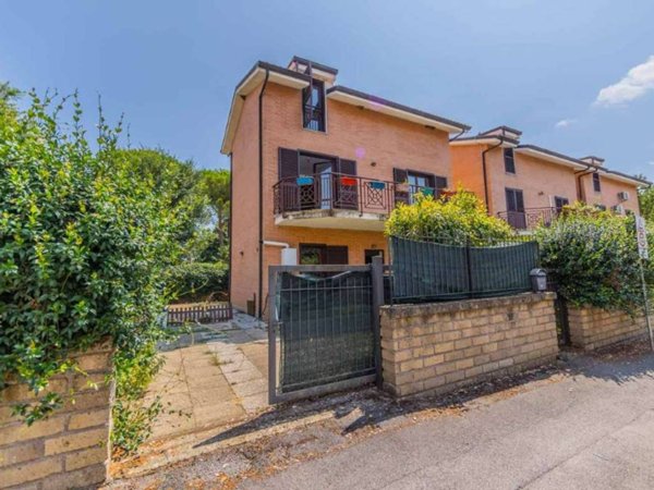 casa indipendente in vendita a Fiano Romano