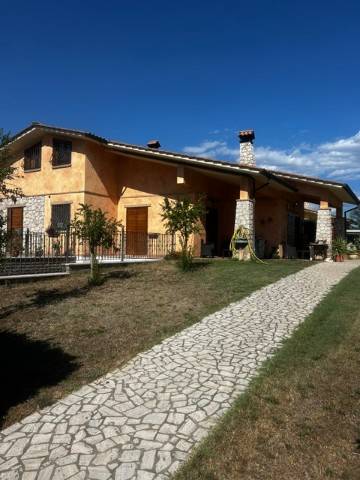 casa indipendente in vendita a Fiano Romano