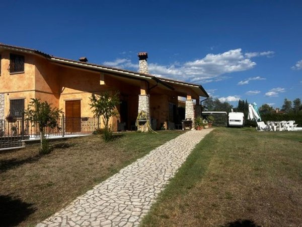 casa indipendente in vendita a Fiano Romano