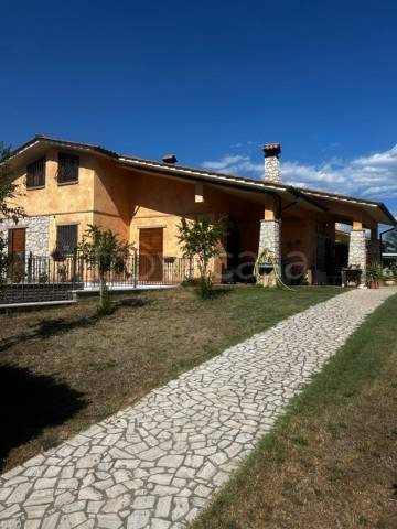 casa indipendente in vendita a Fiano Romano