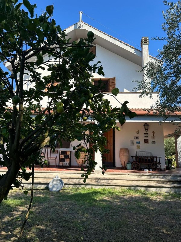 casa indipendente in vendita a Fiano Romano