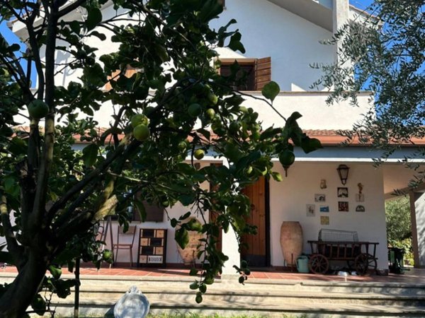 casa indipendente in vendita a Fiano Romano