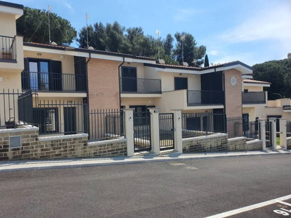casa indipendente in vendita a Formello in zona Le Rughe