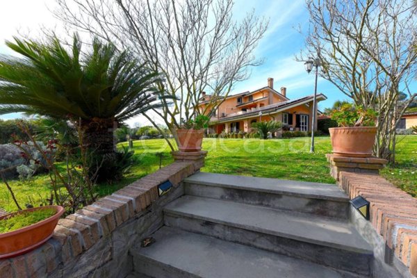 casa indipendente in vendita a Formello
