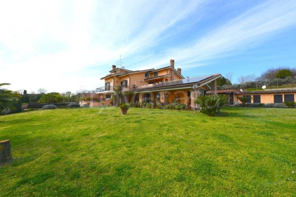 casa indipendente in vendita a Formello