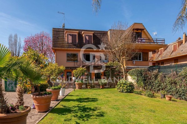 casa indipendente in vendita a Formello