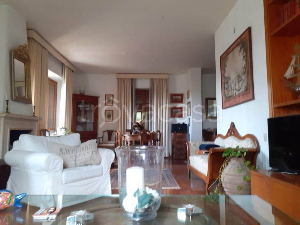 casa indipendente in vendita a Formello