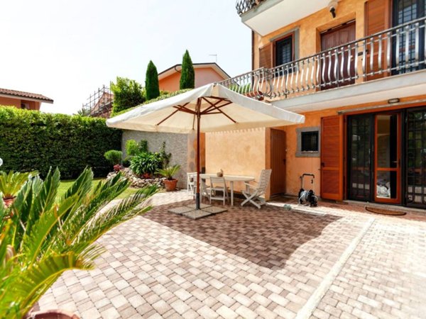 casa indipendente in vendita a Formello