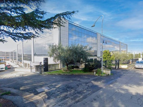 locale commerciale in vendita a Formello