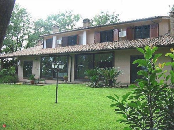 casa indipendente in vendita a Formello