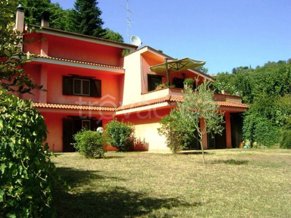 casa indipendente in vendita a Formello in zona Le Rughe
