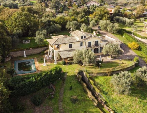 casa indipendente in vendita a Formello