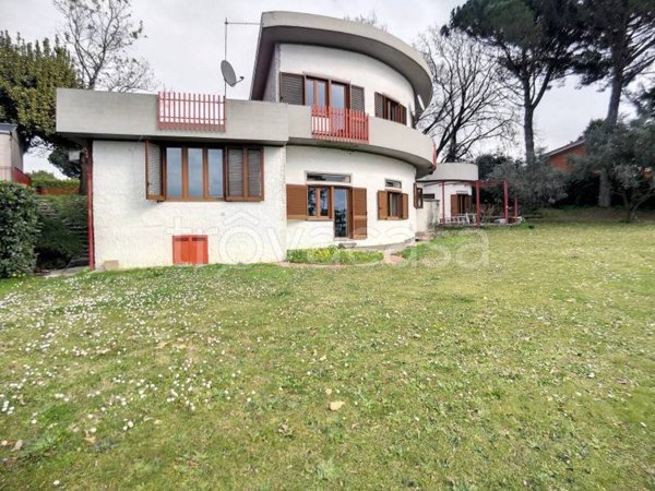 casa indipendente in vendita a Formello