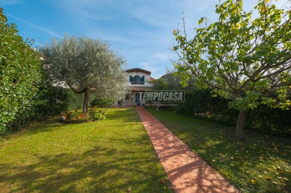 casa indipendente in vendita a Formello