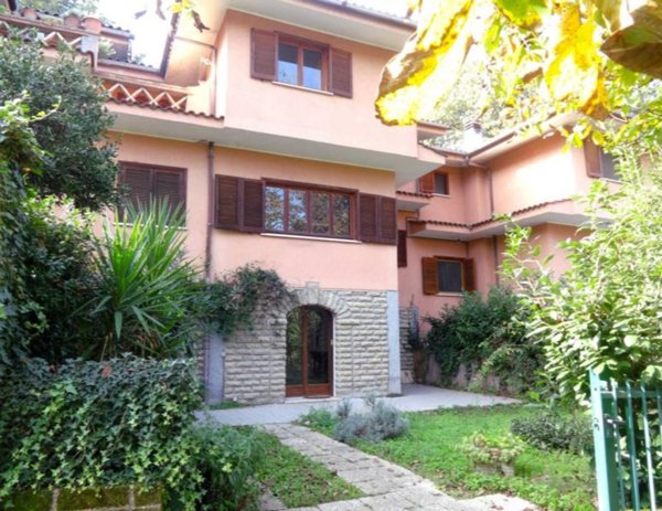 casa indipendente in vendita a Formello in zona Le Rughe