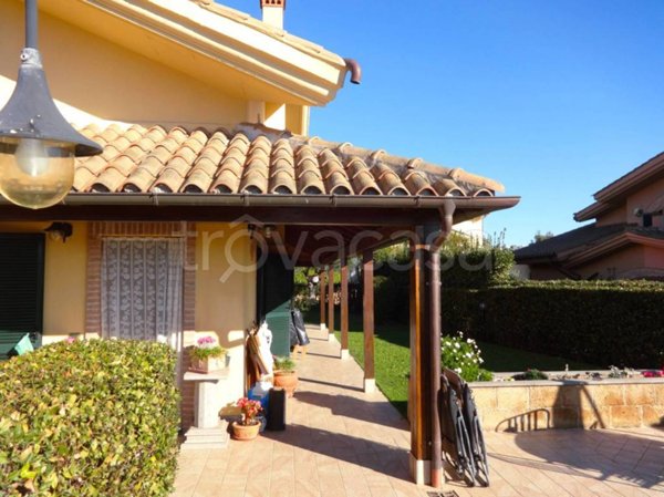 casa indipendente in vendita a Formello in zona Le Rughe