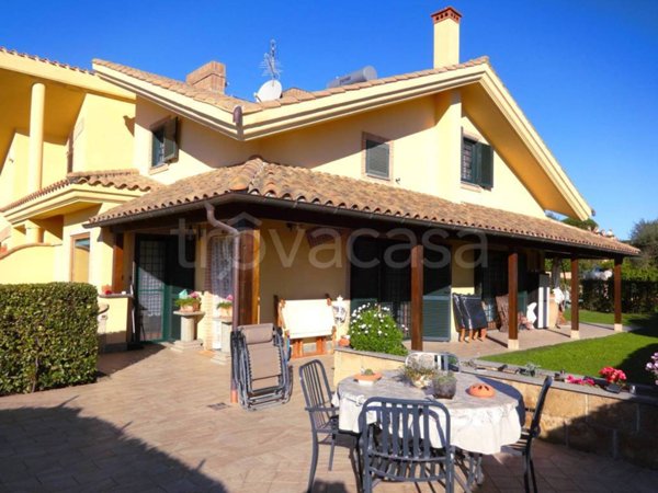casa indipendente in vendita a Formello in zona Le Rughe