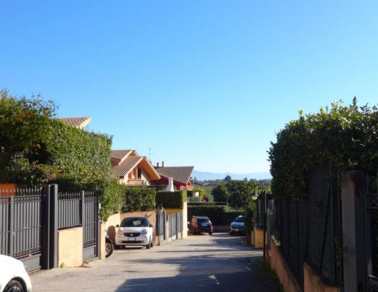 casa indipendente in vendita a Formello in zona Le Rughe