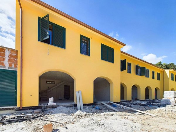 casa indipendente in vendita a Formello