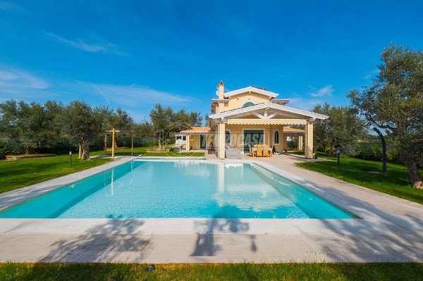 casa indipendente in vendita a Formello
