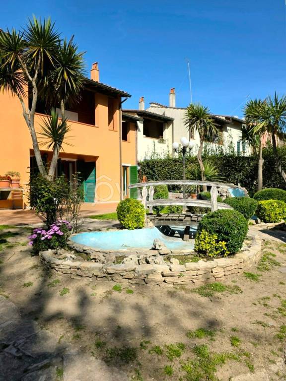 casa indipendente in vendita a Formello in zona Le Rughe