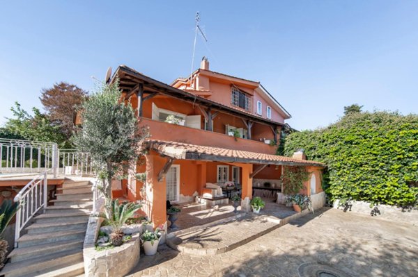 casa indipendente in vendita a Formello