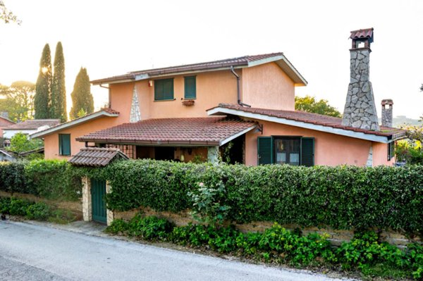 casa indipendente in vendita a Formello