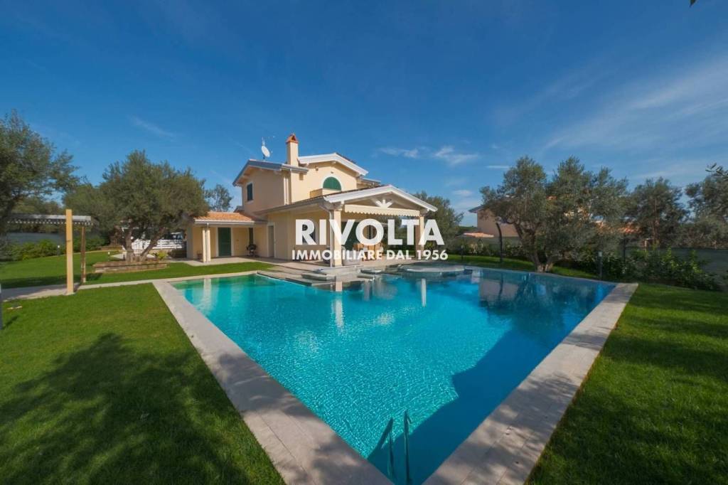 casa indipendente in vendita a Formello