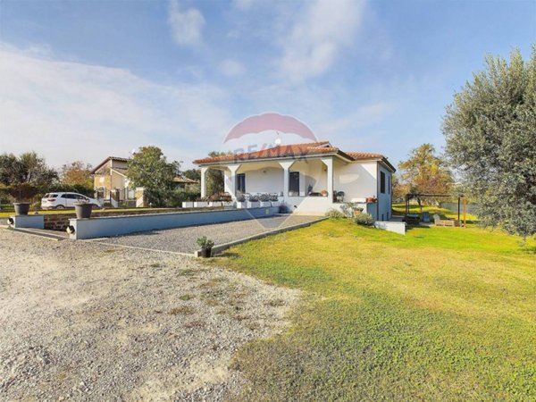 casa indipendente in vendita a Formello