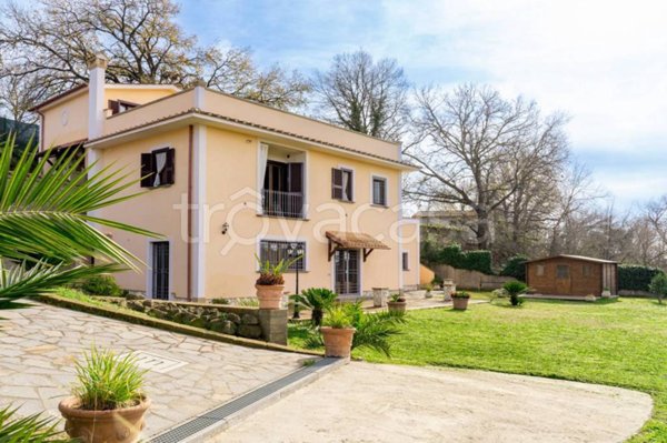 casa indipendente in vendita a Formello