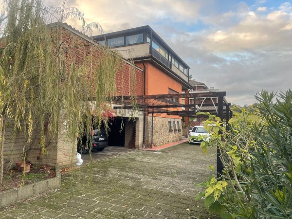 casa indipendente in vendita a Formello