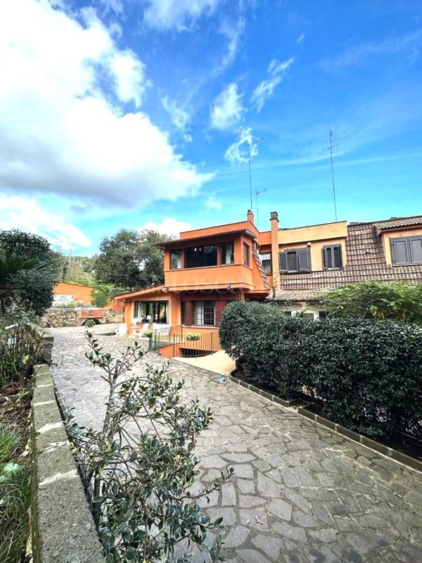 villa in vendita a Formello