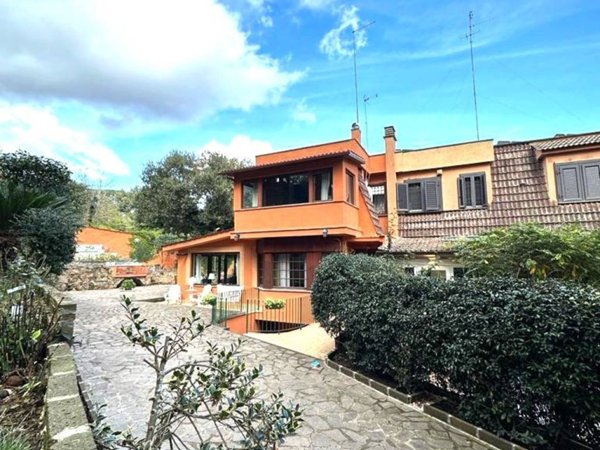 villa in vendita a Formello