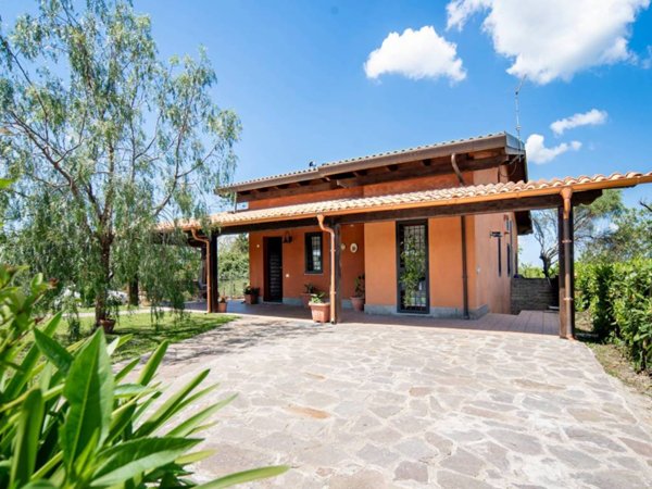 casa indipendente in vendita a Formello