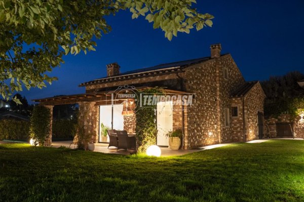 casa indipendente in vendita a Formello