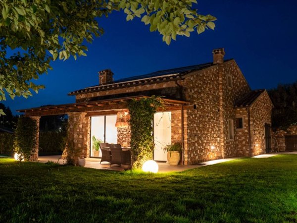 casa indipendente in vendita a Formello