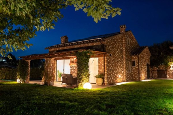 casa indipendente in vendita a Formello