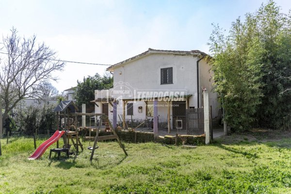 casa indipendente in vendita a Formello