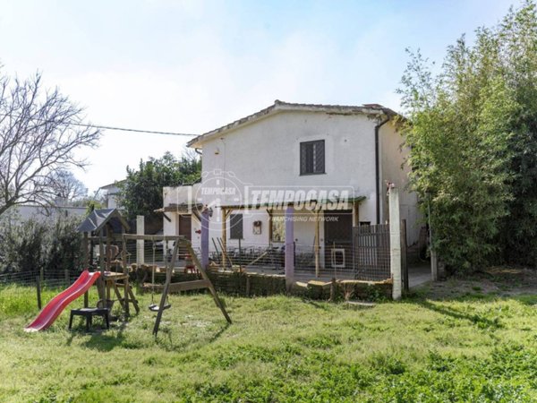 casa indipendente in vendita a Formello