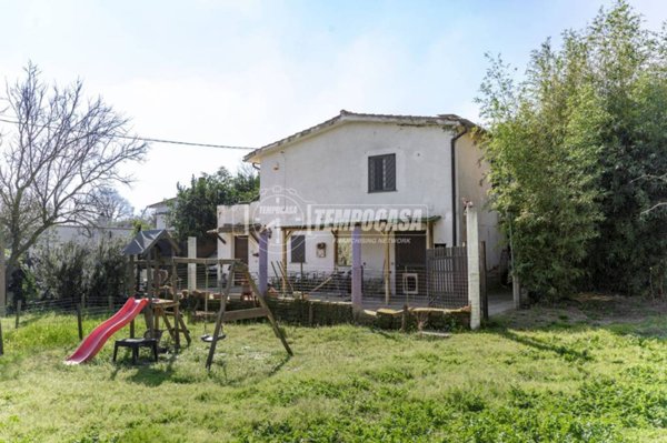 casa indipendente in vendita a Formello