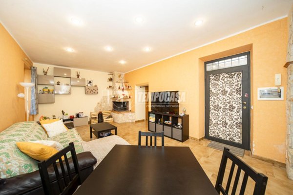casa indipendente in vendita a Formello